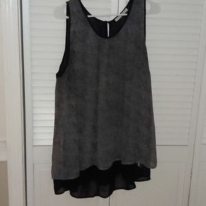 Plus size women's sleeveless blouse